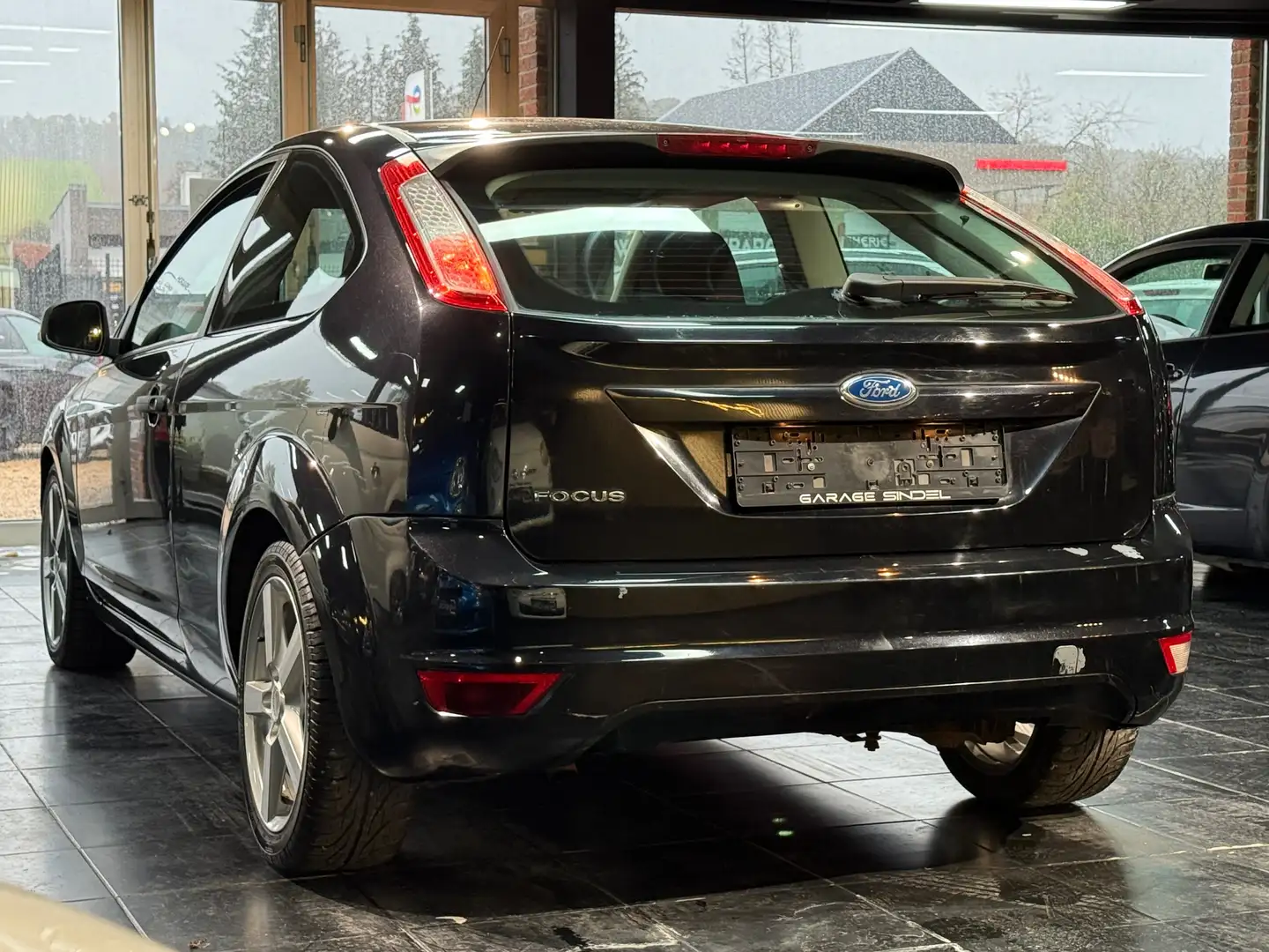 Ford Focus 1.4i *1ER PROPRIETAIRE*GARANTIE 1 AN* Noir - 2