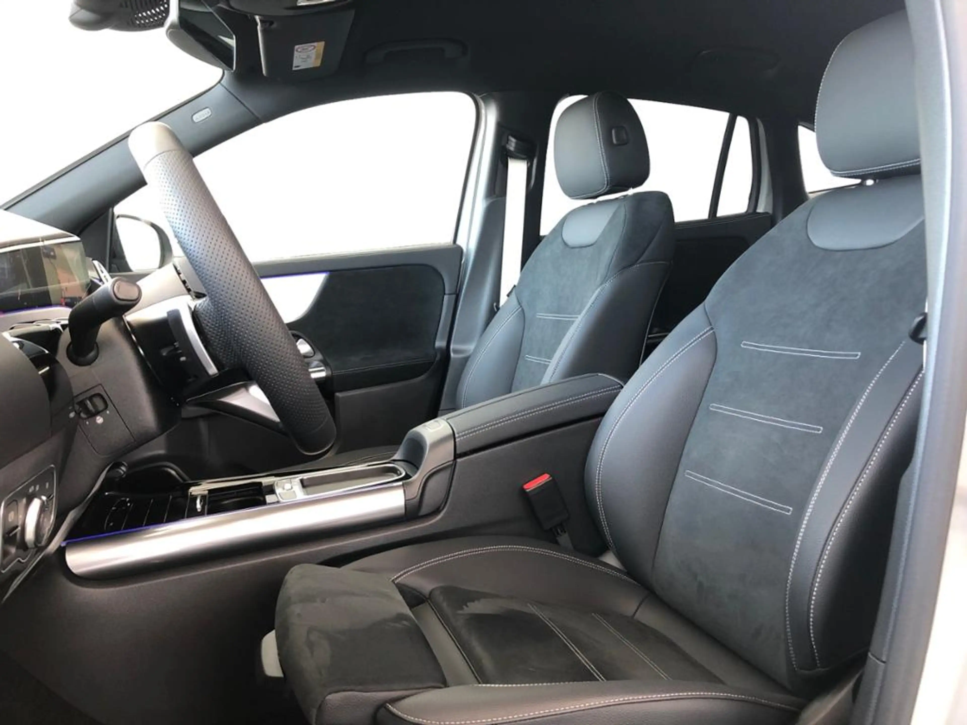 Mercedes-Benz GLA 180 AMG+MBUX+Night+Fahrassist+AHK+Wide+Cam — photo 6