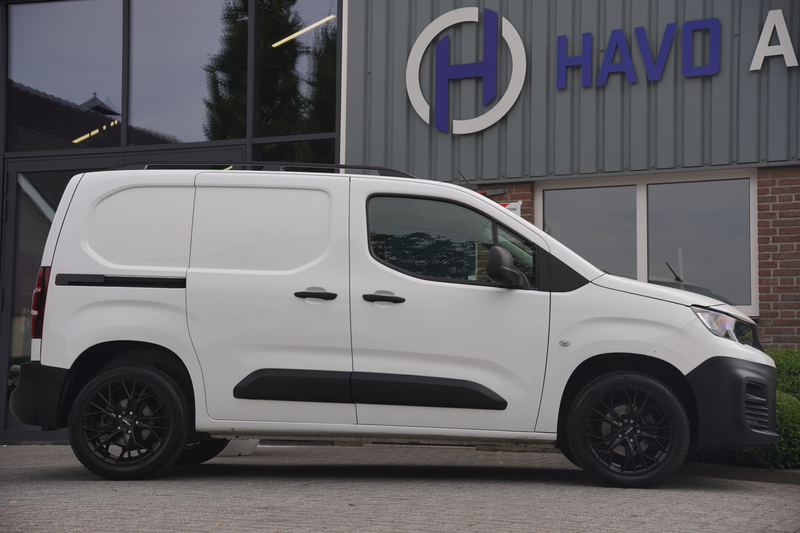 Peugeot Partner 1.2 Benzine, AIRCO, BTW-BPM-VRIJ / MARGE, TREKHAAK — photo 11