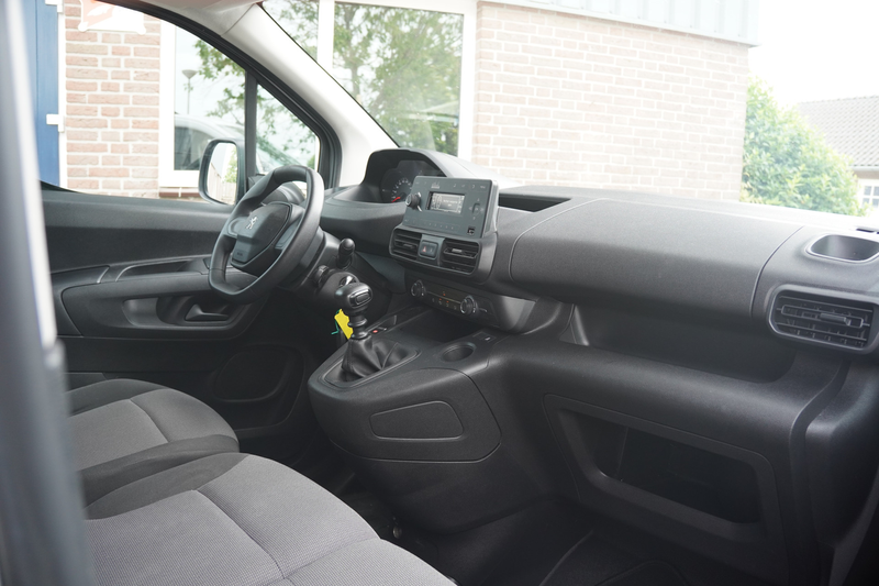 Peugeot Partner 1.2 Benzine, AIRCO, BTW-BPM-VRIJ / MARGE, TREKHAAK — photo 6