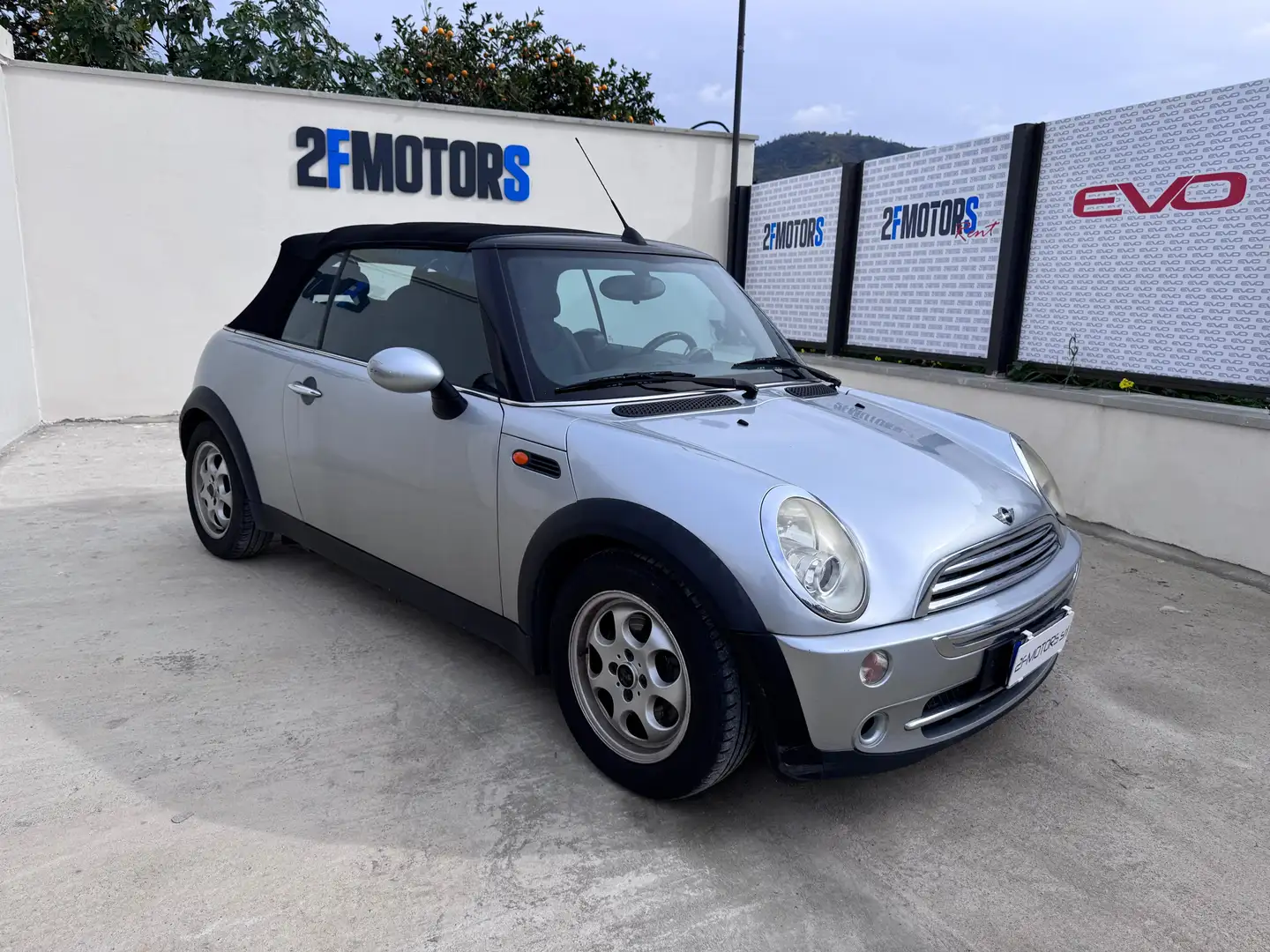 MINI Cooper Cabrio 1.6 Cooper Argento - 1