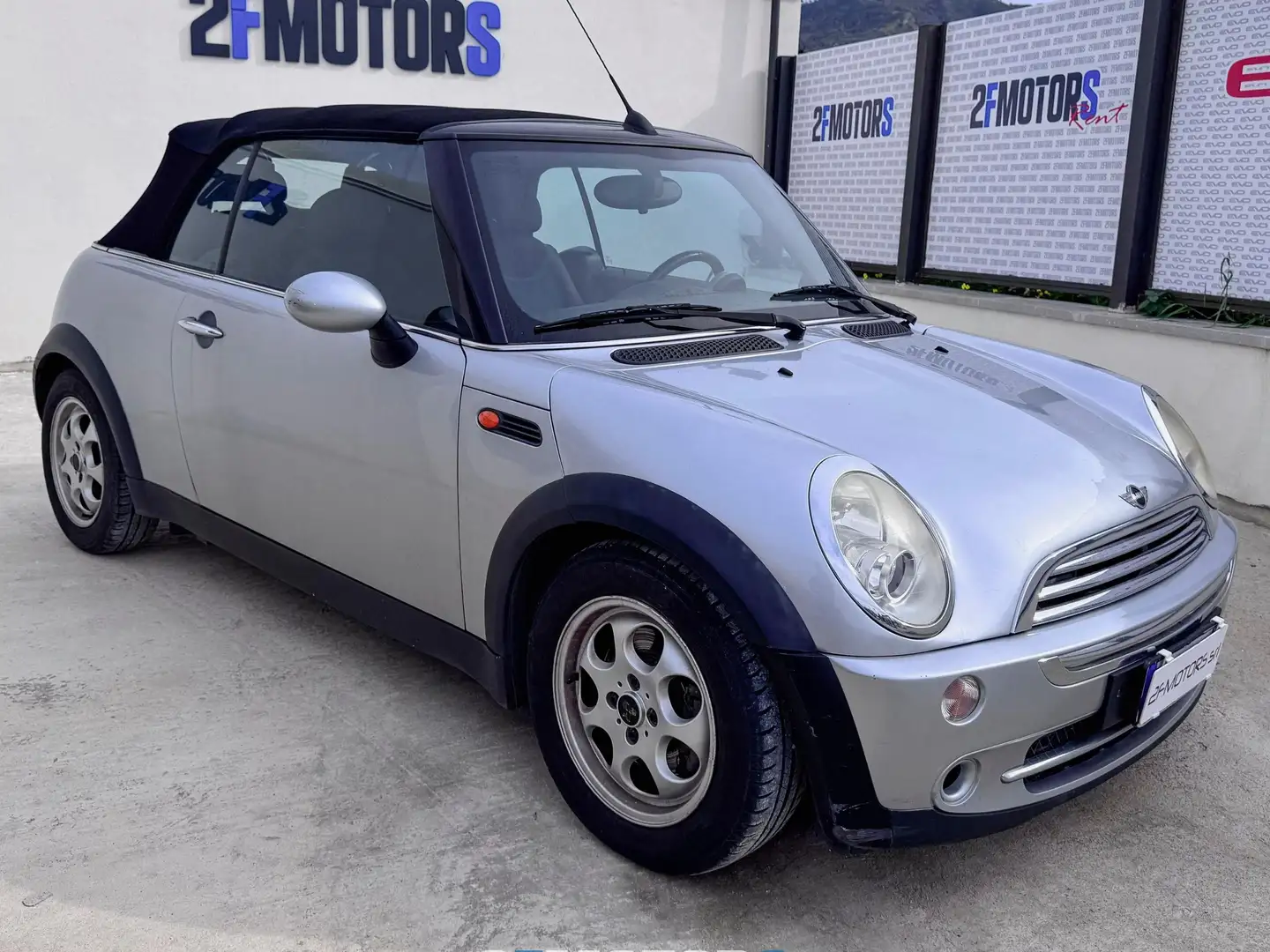 MINI Cooper Cabrio 1.6 Cooper Argento - 2