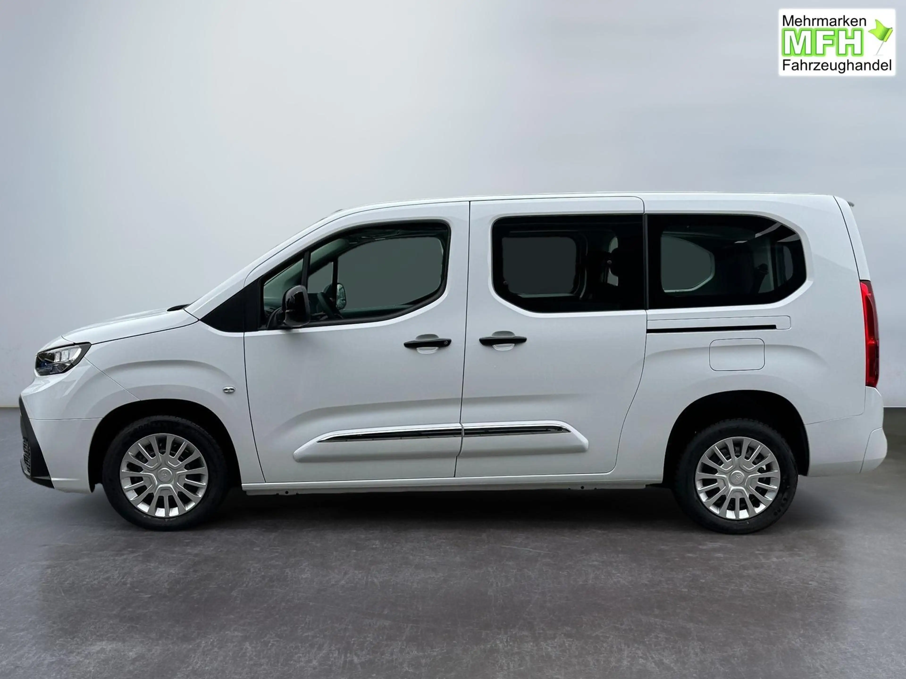 Toyota Proace City Verso 1,5 D-4D L2 Business 7 Sitzer Klima Einpa... — photo 5