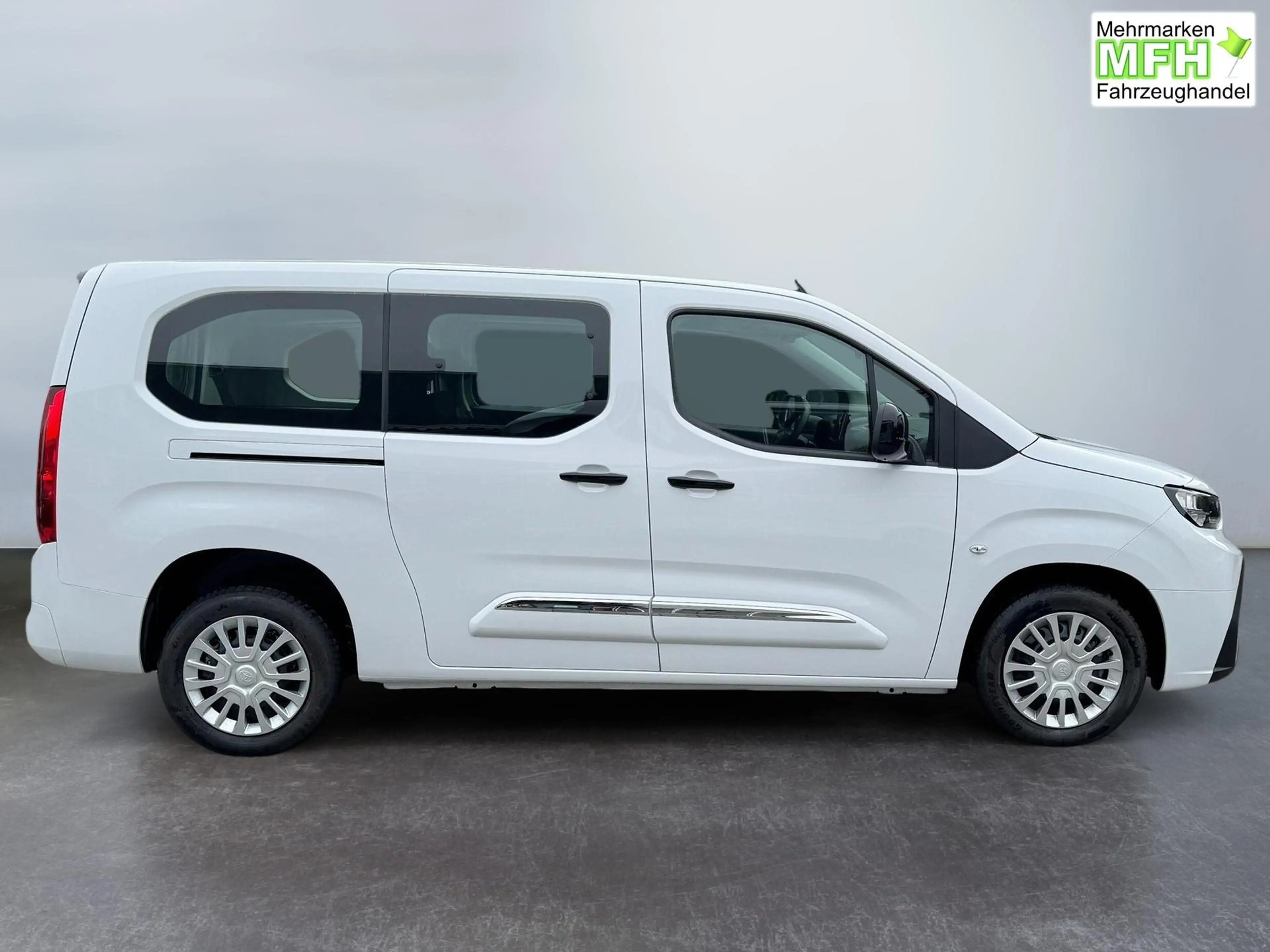 Toyota Proace City Verso 1,5 D-4D L2 Business 7 Sitzer Klima Einpa... — photo 6