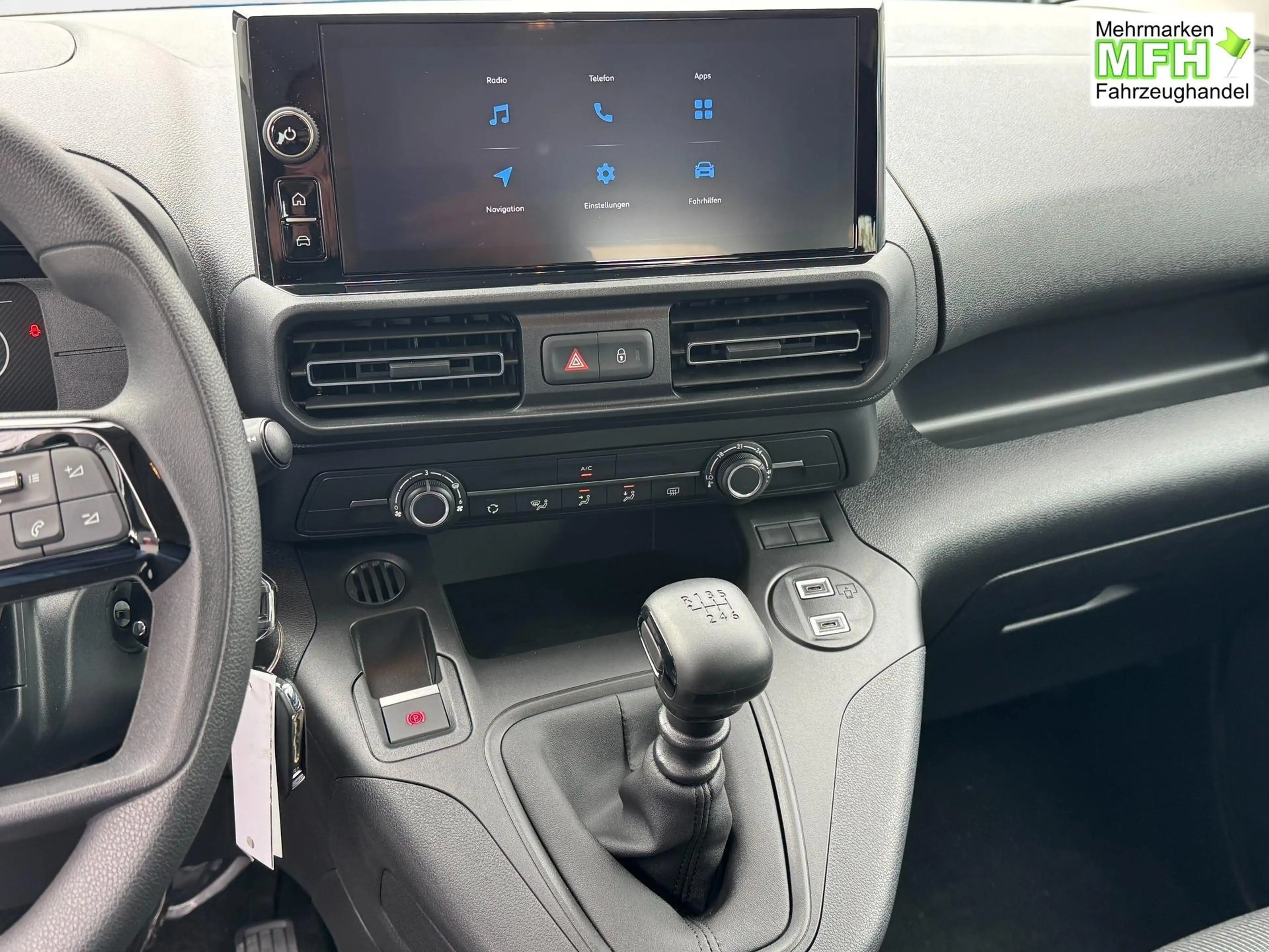 Toyota Proace City Verso 1,5 D-4D L2 Business 7 Sitzer Klima Einpa... — photo 14
