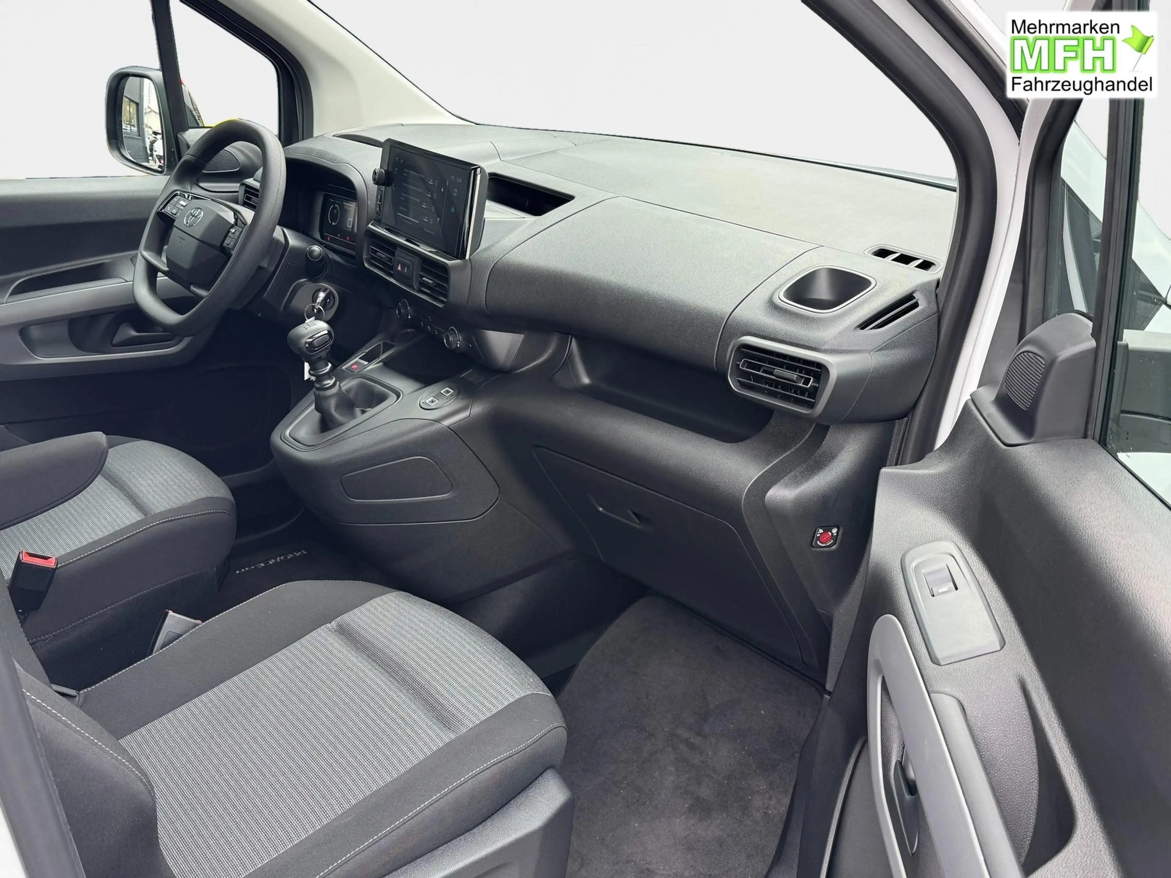 Toyota Proace City Verso 1,5 D-4D L2 Business 7 Sitzer Klima Einpa... — photo 8