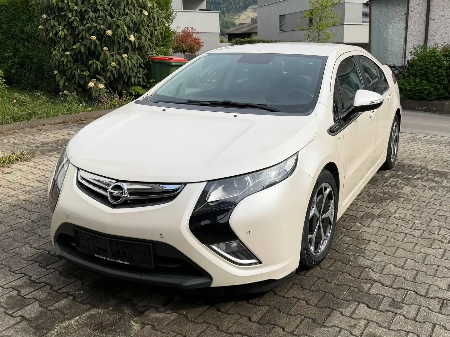 Opel Ampera Plug in Hybrid Weiß - 1