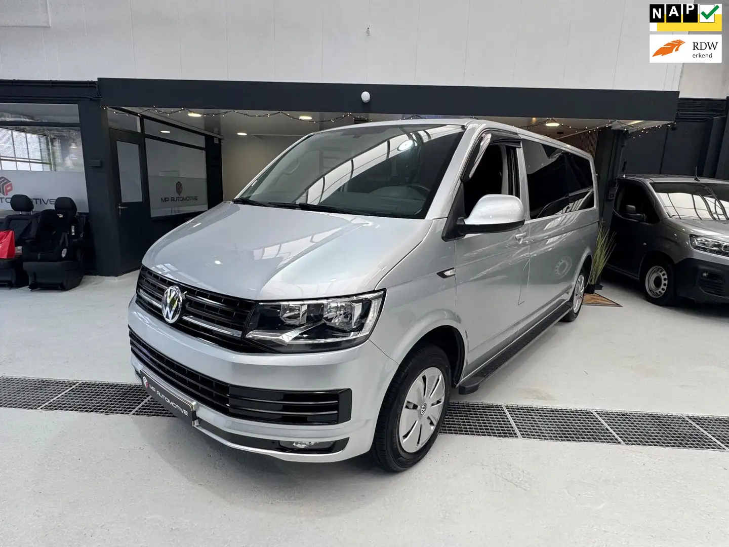Volkswagen Transporter 2.0 TDI Highline|Lang|Cruise|Trekhaak|Airco|Nap Zilver - 1