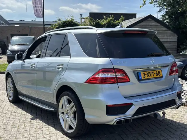 Mercedes-Benz M-Class view 7
