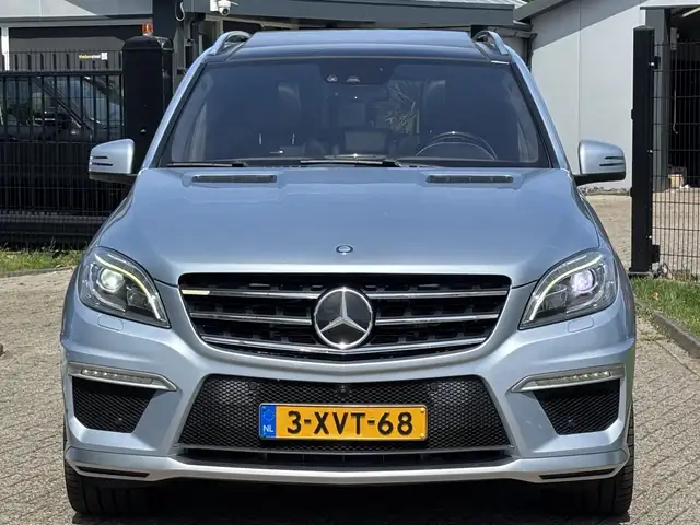 Mercedes-Benz M-Class view 2