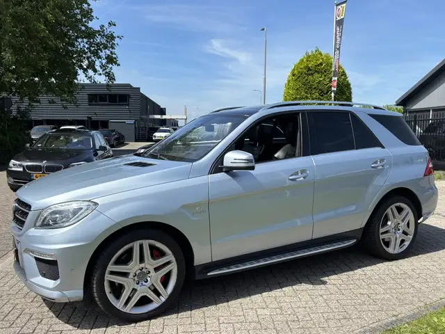 Mercedes-Benz M-Class view 8