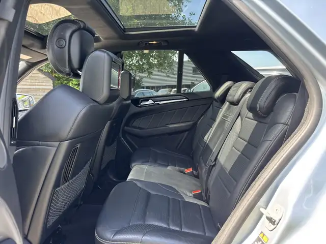 Mercedes-Benz M-Class view 12