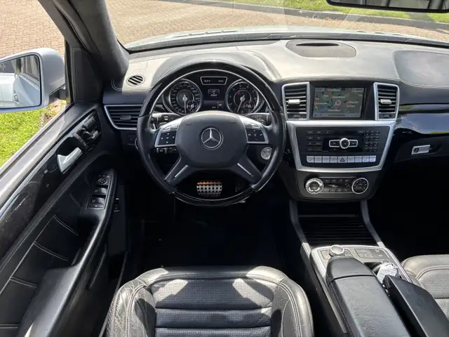 Mercedes-Benz M-Class view 14