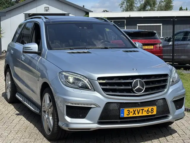 Mercedes-Benz M-Class view 3