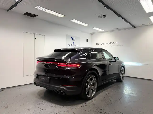Porsche Cayenne view 14