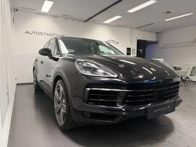 Porsche Cayenne view 6