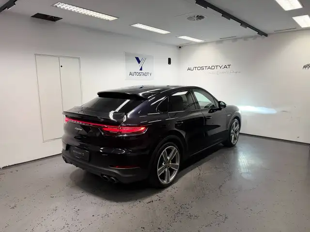 Porsche Cayenne view 10