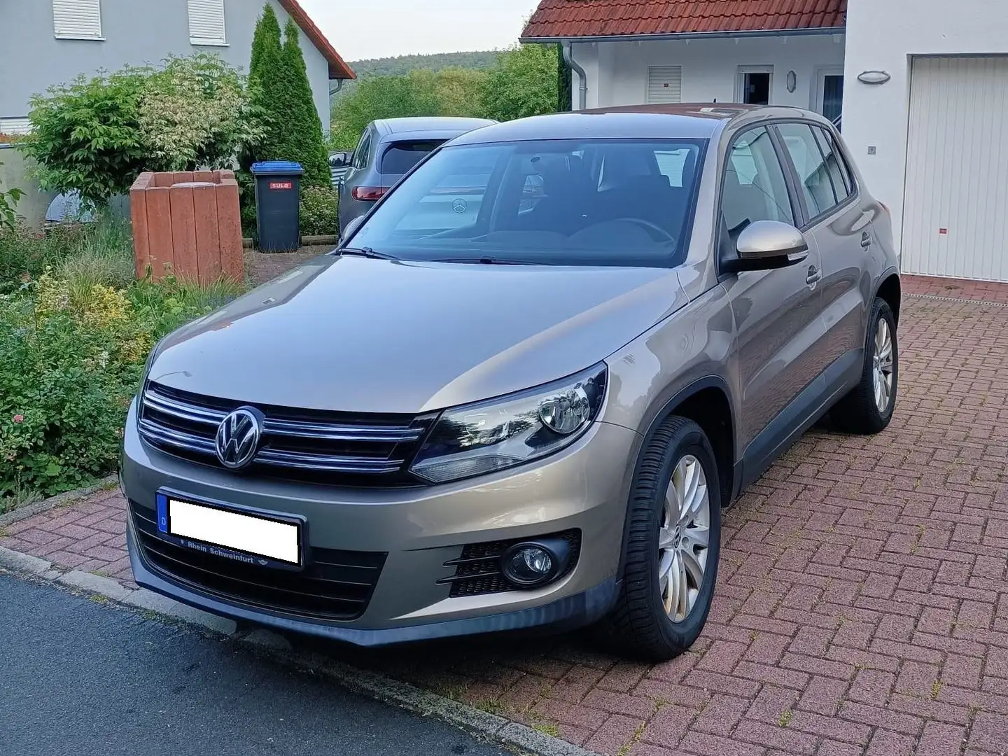 Volkswagen Tiguan Tiguan 2.0 TSI 4Motion Automatik Track bež - 1
