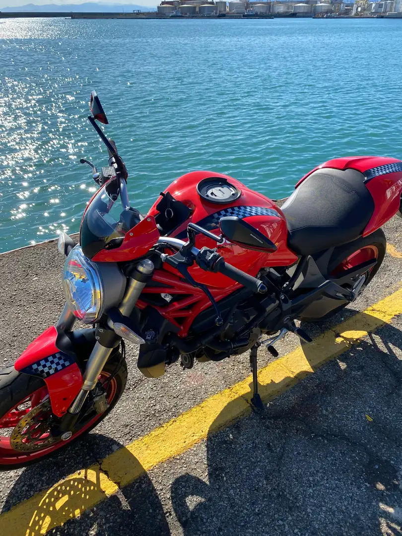 Ducati Monster 821 Roşu - 1