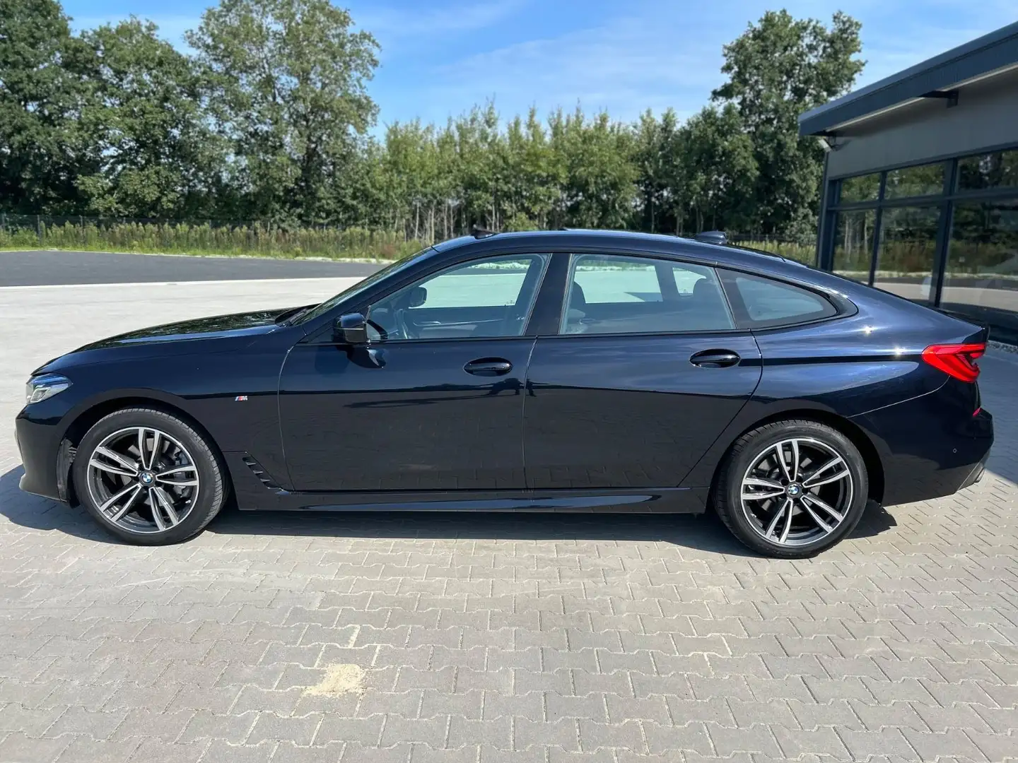 BMW 620 GT 620d M Sport Shadow -HUD-ACC-Pano-Laser-19Zo Schwarz - 2