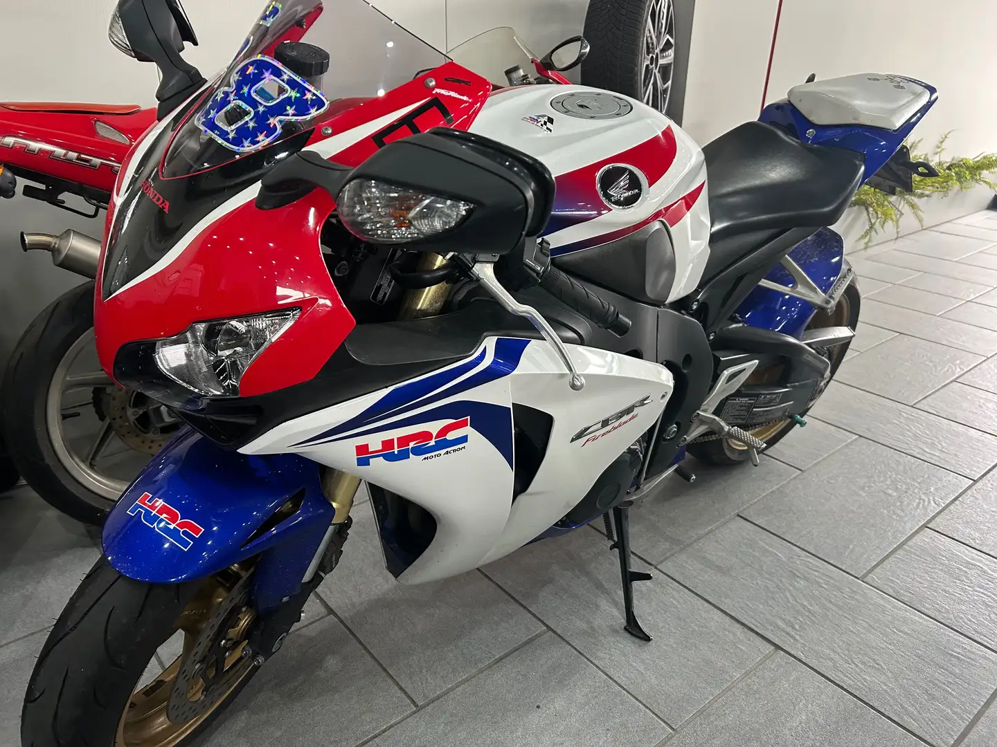 Honda CBR 1000 RR - 1