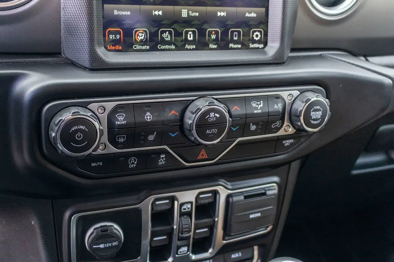 Jeep Gladiator photo Jeep Gladiator