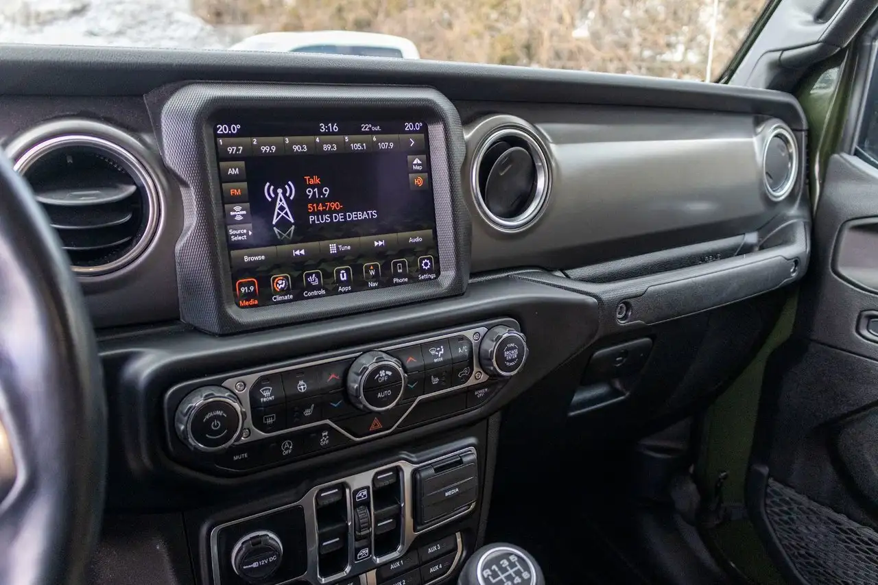 Jeep Gladiator photo Jeep Gladiator