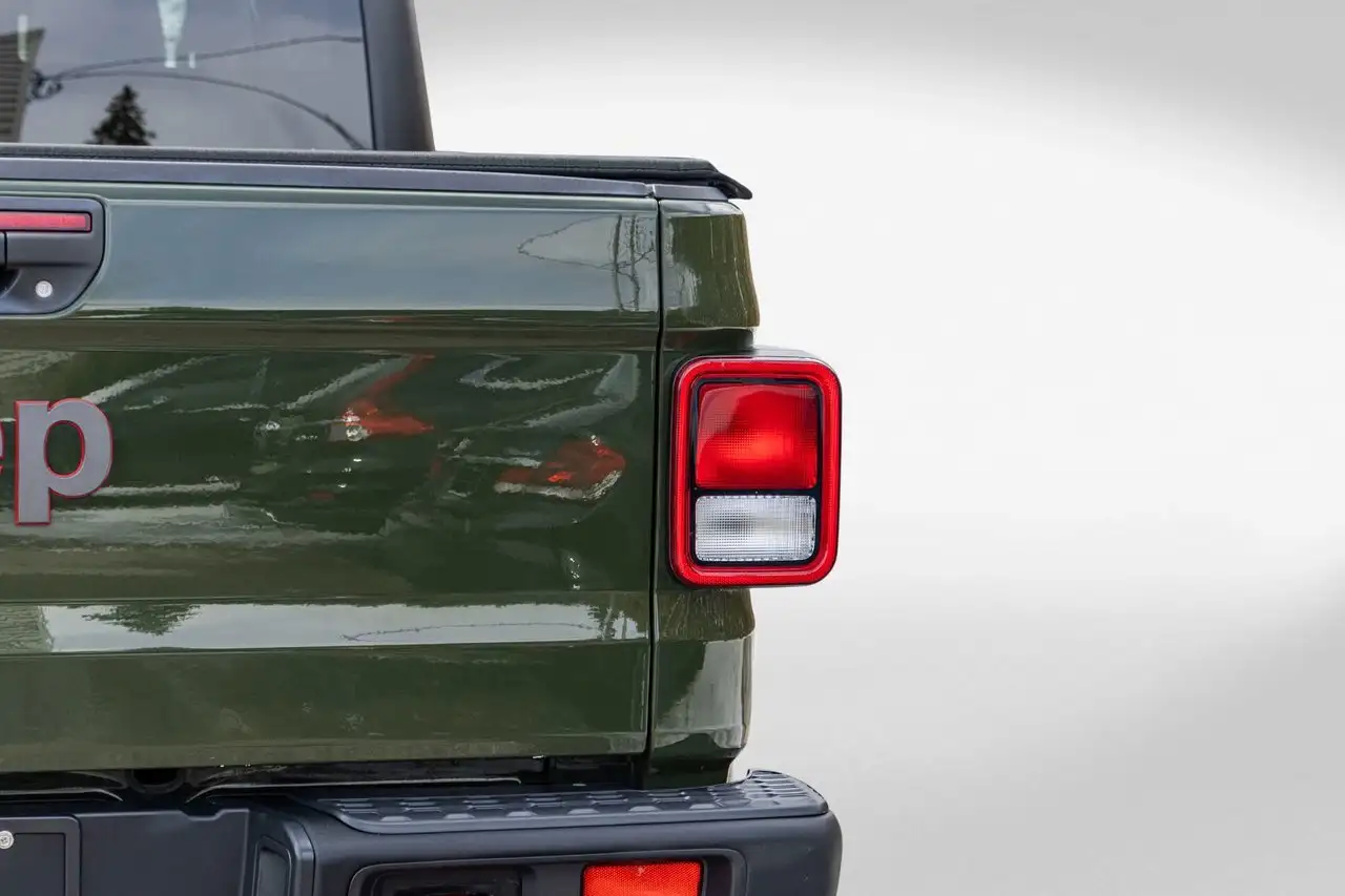 Jeep Gladiator photo Jeep Gladiator
