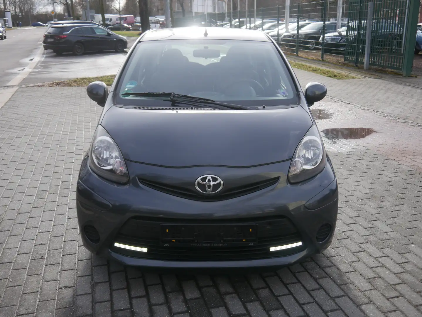 Toyota Aygo Cool Gris - 2