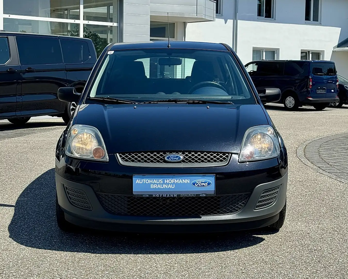 Ford Fiesta Ambiente 1,3 8V Schwarz - 2