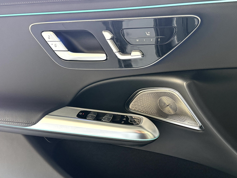 Mercedes-Benz E 300 e AMG Line*Superscreen*4DBurmester*Night* — photo 15