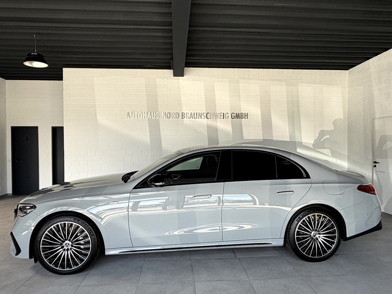 Mercedes-Benz E 300 e AMG Line*Superscreen*4DBurmester*Night* — photo 3