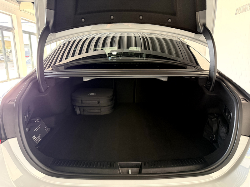 Mercedes-Benz E 300 e AMG Line*Superscreen*4DBurmester*Night* — photo 7