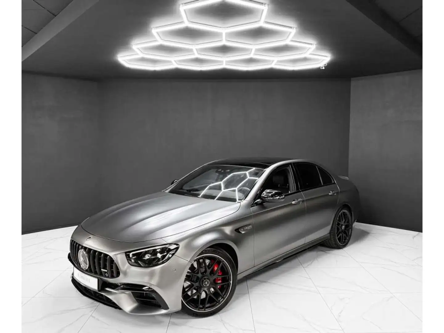 Mercedes-Benz E 63 AMG S 4.0 V8 4MATIC+ Sedan Grey - 1