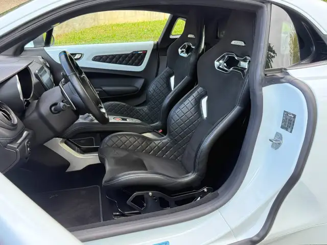 Alpine A110 view 6