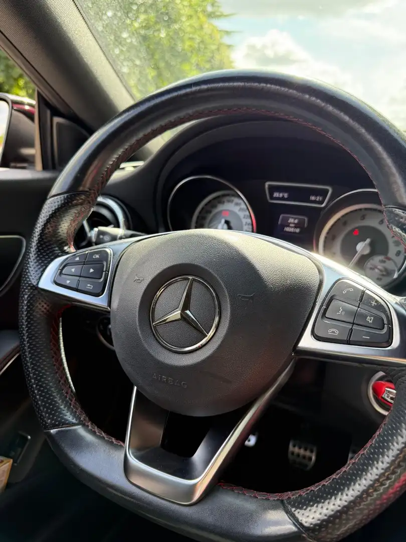 Mercedes-Benz CLA 180 Sedan Kırmızı - 1