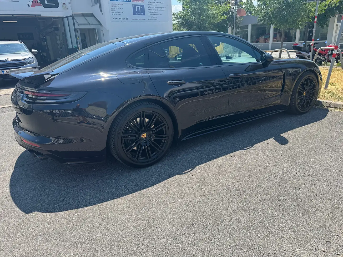 Porsche Panamera 4 E-Hybrid*SportDesign*MATRIX*PANO*LUFT Zwart - 2