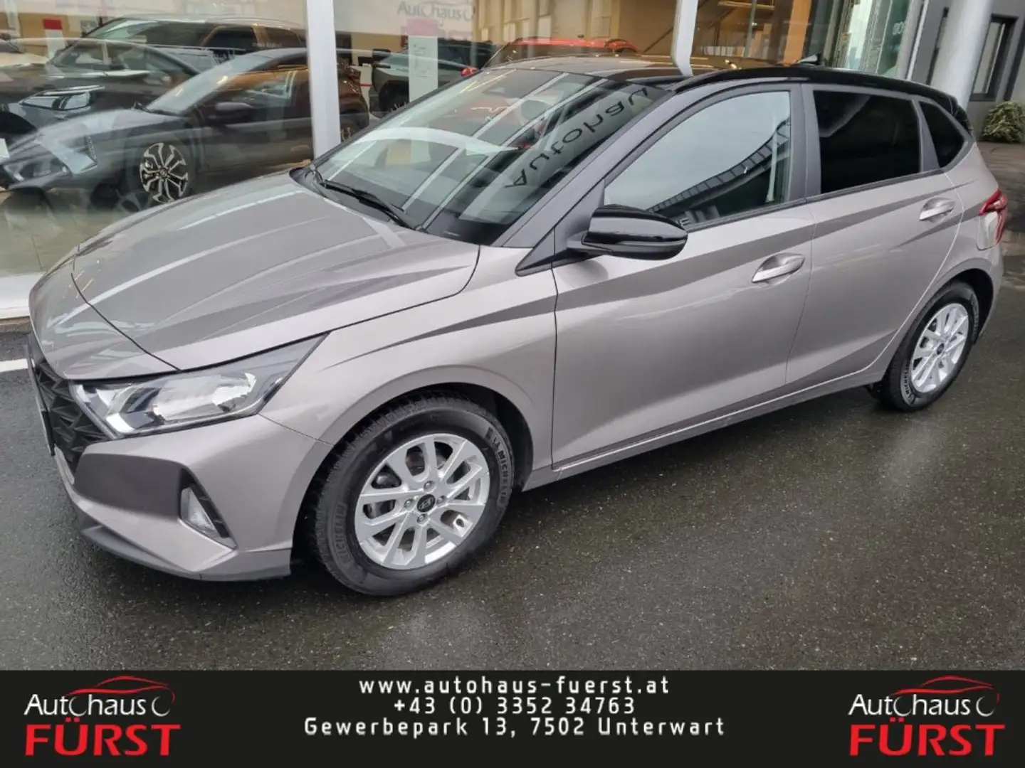 Hyundai i20 (BC3) i-Line Plus 1,2 MPI *8-Fach* Schwarz - 1