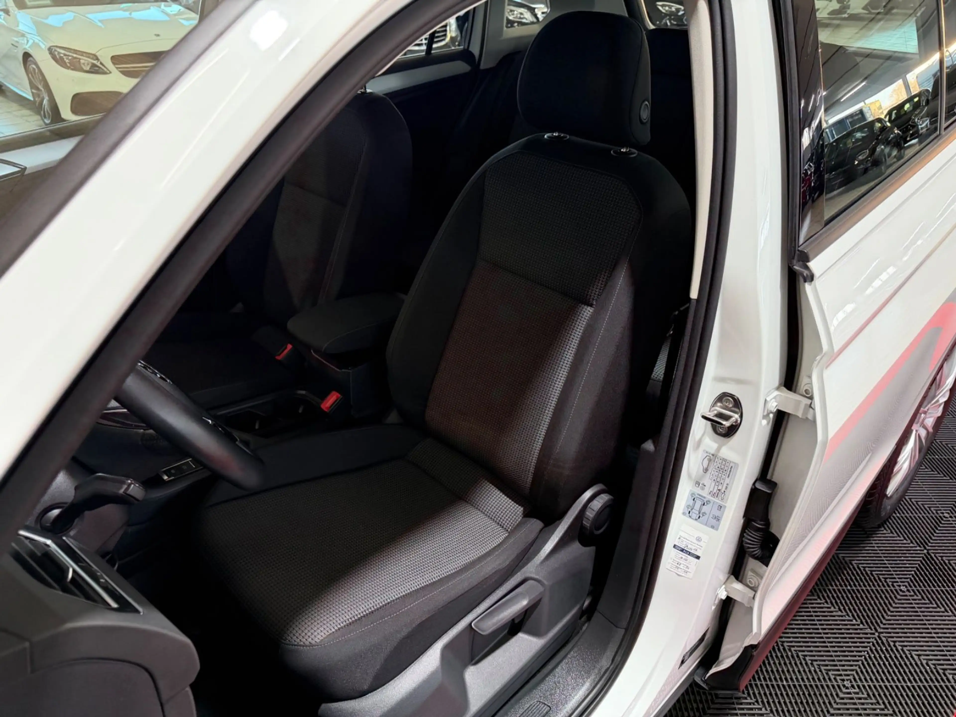 Volkswagen Tiguan Trendline BMT/Start-Stopp — photo 11