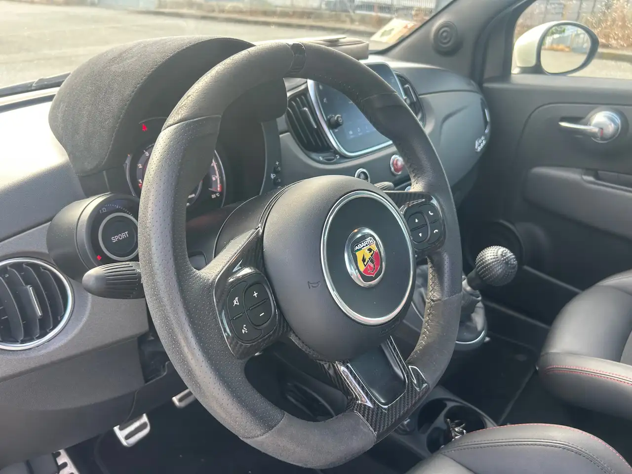 Abarth 595 2021 — фото 12