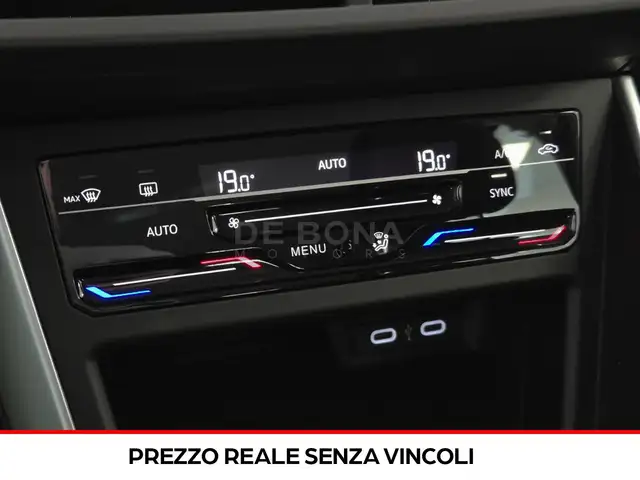 Volkswagen Polo view 8