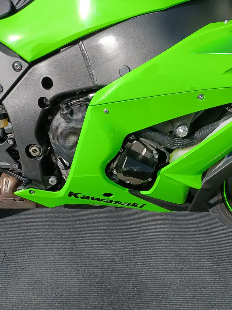 Kawasaki Ninja ZX-10RR Vert - 2
