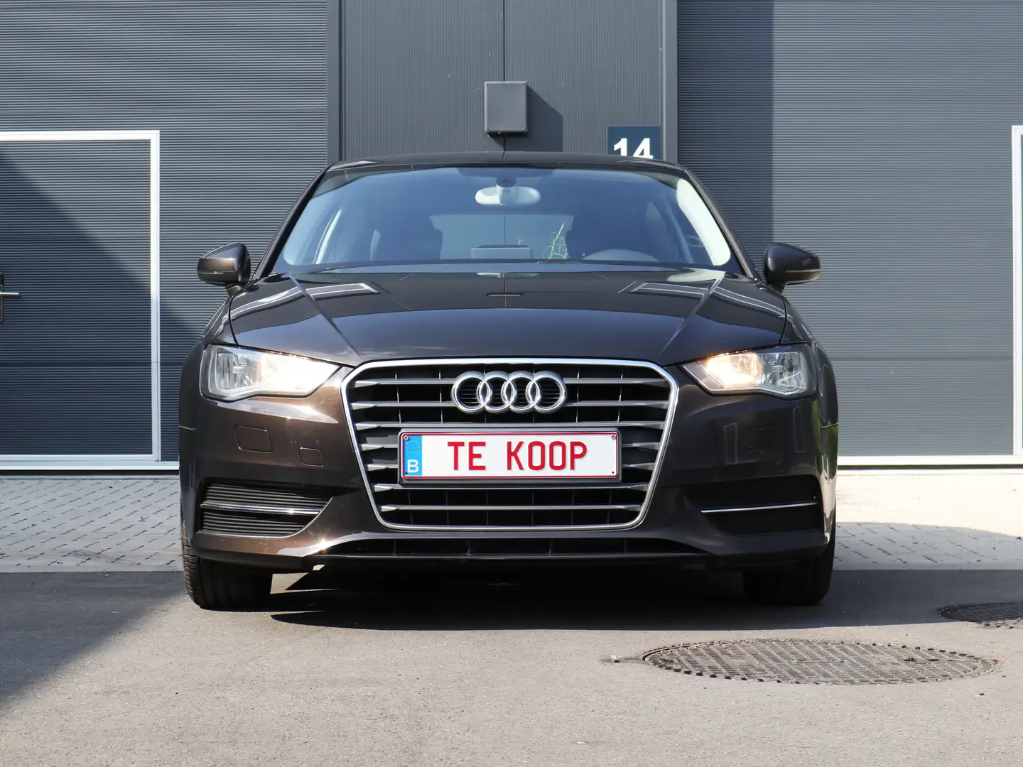 Audi A3 A3 1.6 TDI ultra Attraction Bruin - 2