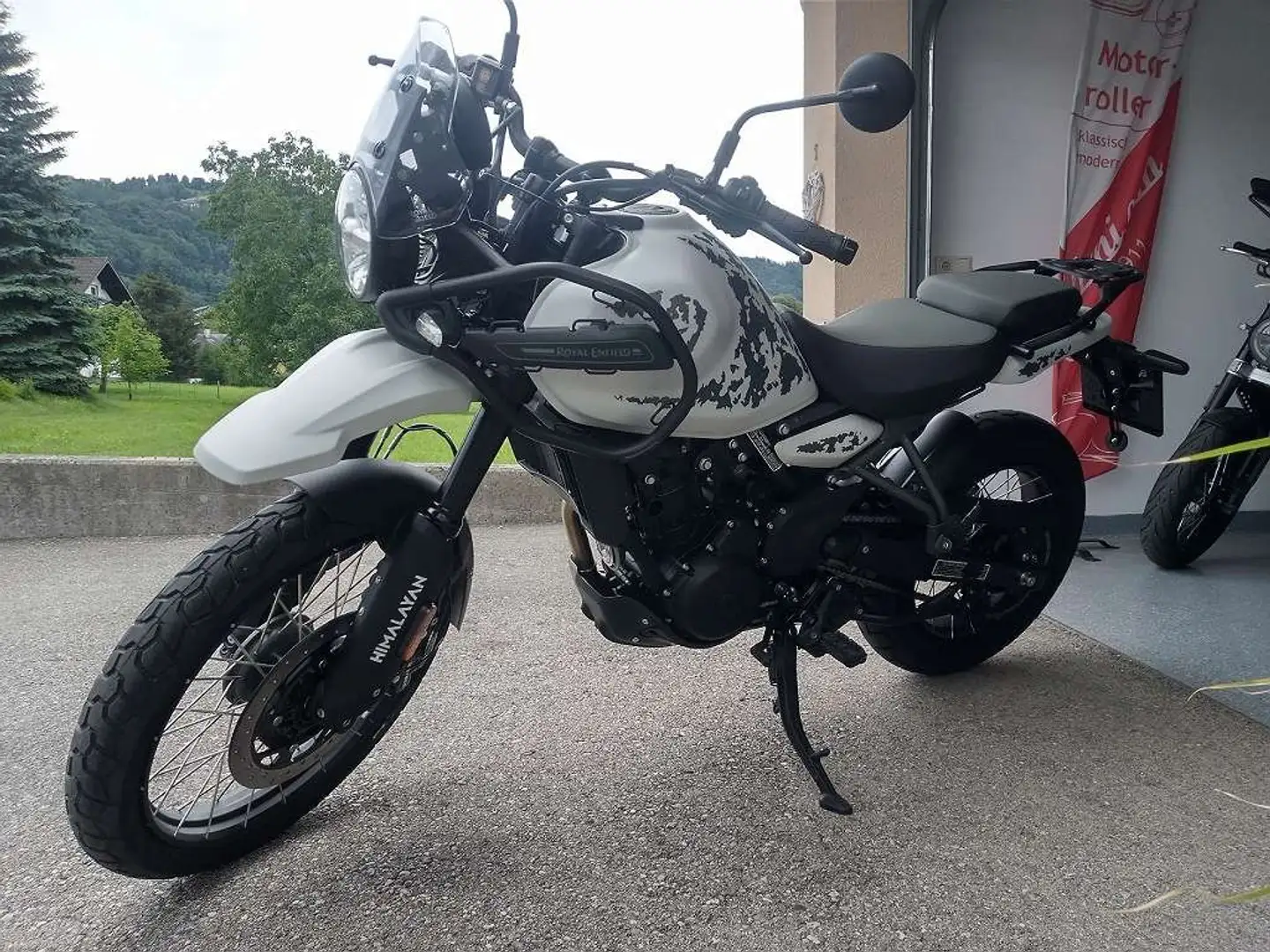 Royal Enfield Himalayan 450 - 2