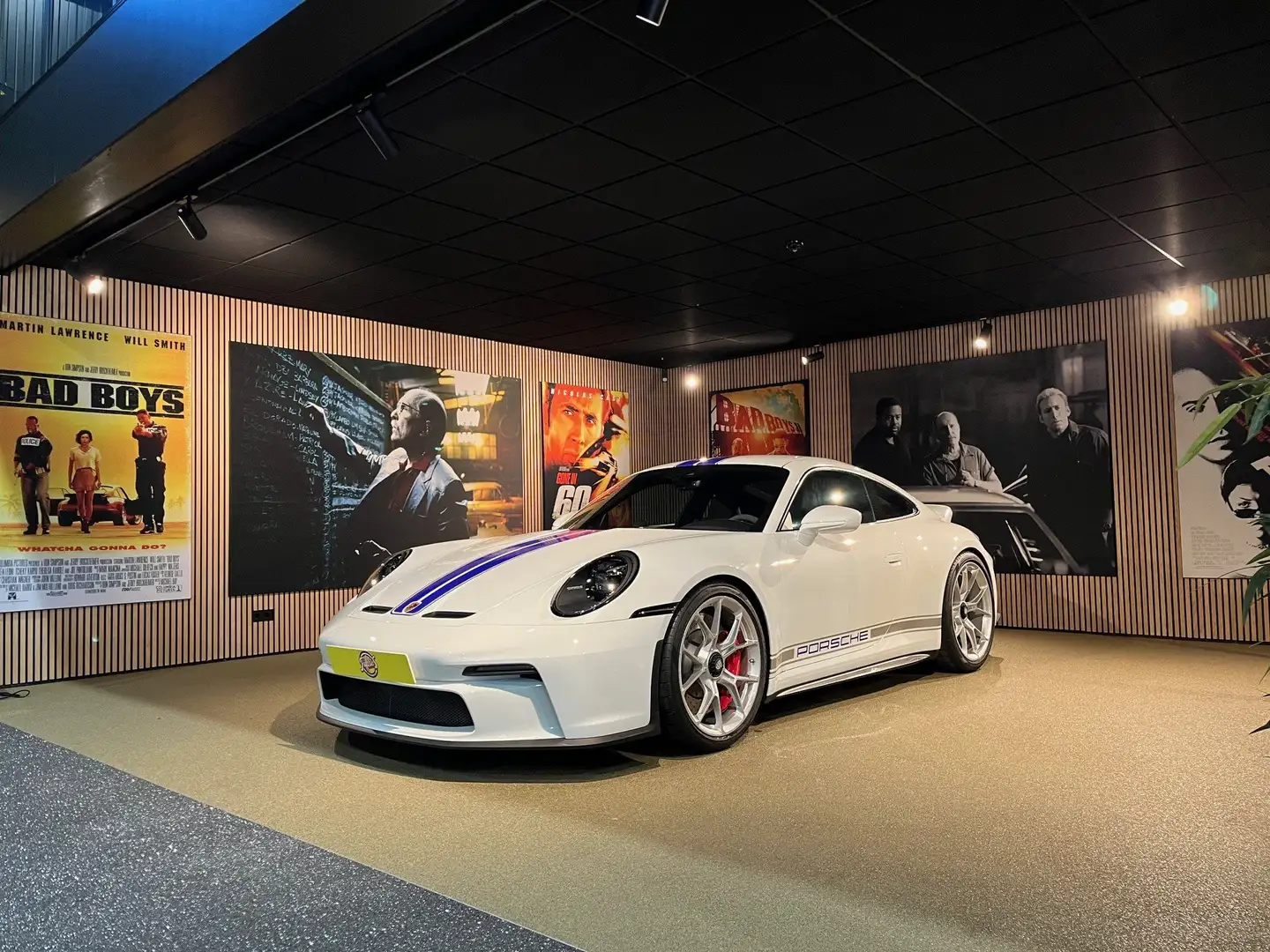 Porsche 911 992 4.0 GT3 Touring Ducktail - Handbak Blanc - 1