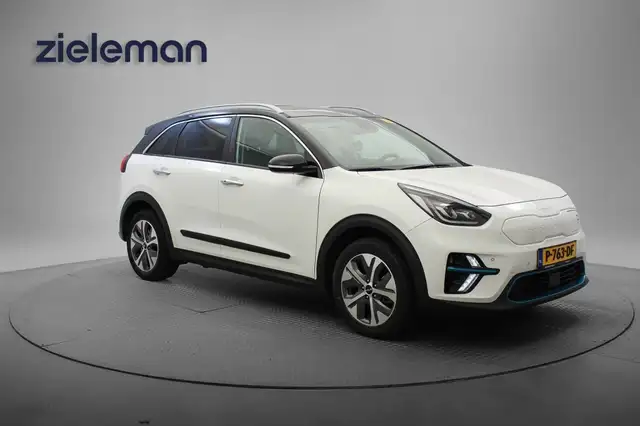 Kia e-Niro DynamicPlusLine 64 kWh - Carplay, Dakraam, Half Le