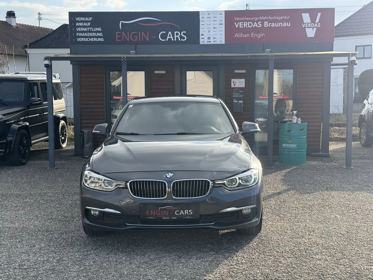 BMW 318 318d Luxury Line HeadUP/360Kamera/Leder/Navi/Memor Grau - 2