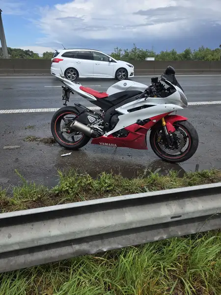 Yamaha YZF-R6 - foto 4