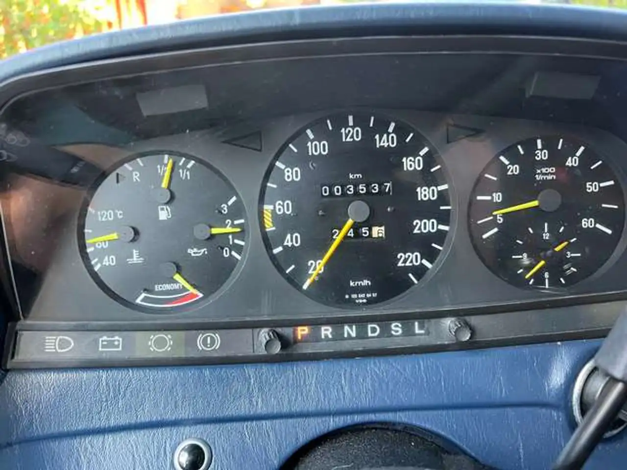Mercedes-Benz 300 TD Turbo, foto 3