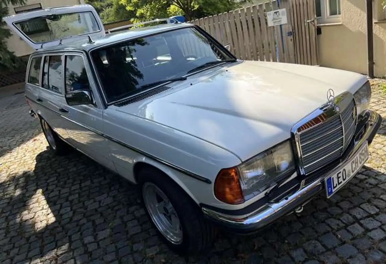 Mercedes-Benz 300 TD Turbo, foto 2